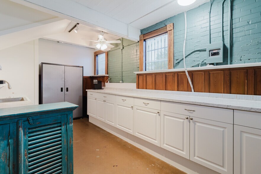 More Photos Of 37951 Meridian Ave, Dade City Office For Sale