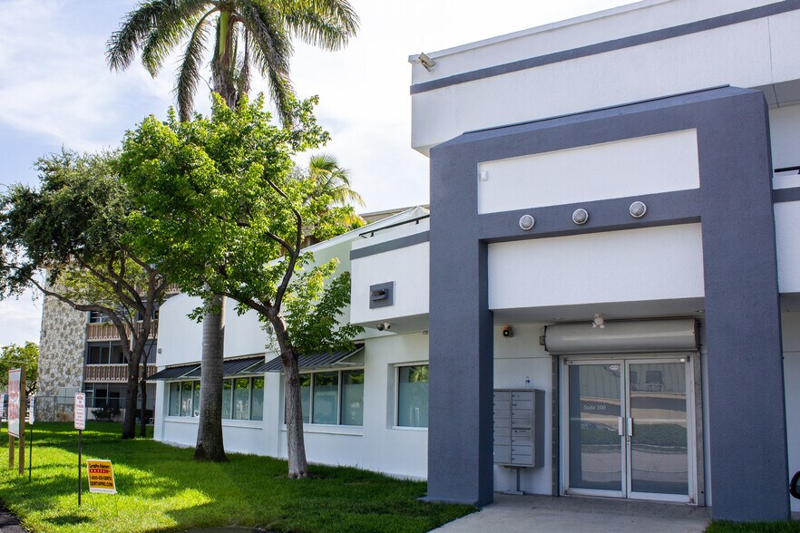 More Photos Of 240 Old Federal Hwy, Hallandale Beach Office For Lease