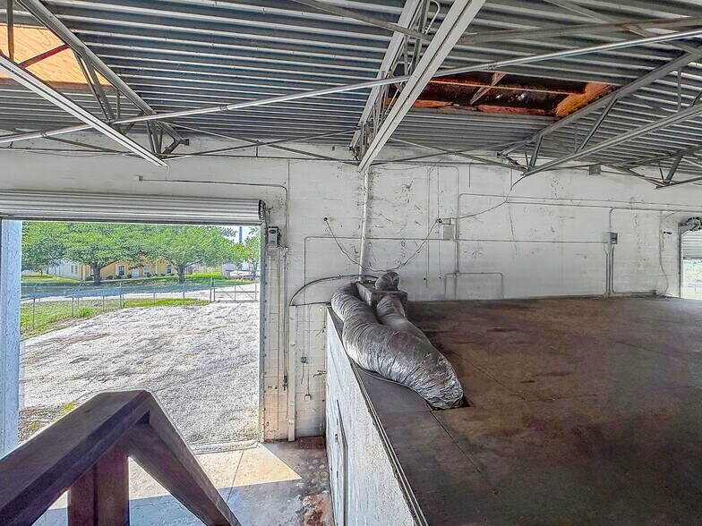 More Photos Of 5524 Independence Ct, Punta Gorda Warehouse For Sale