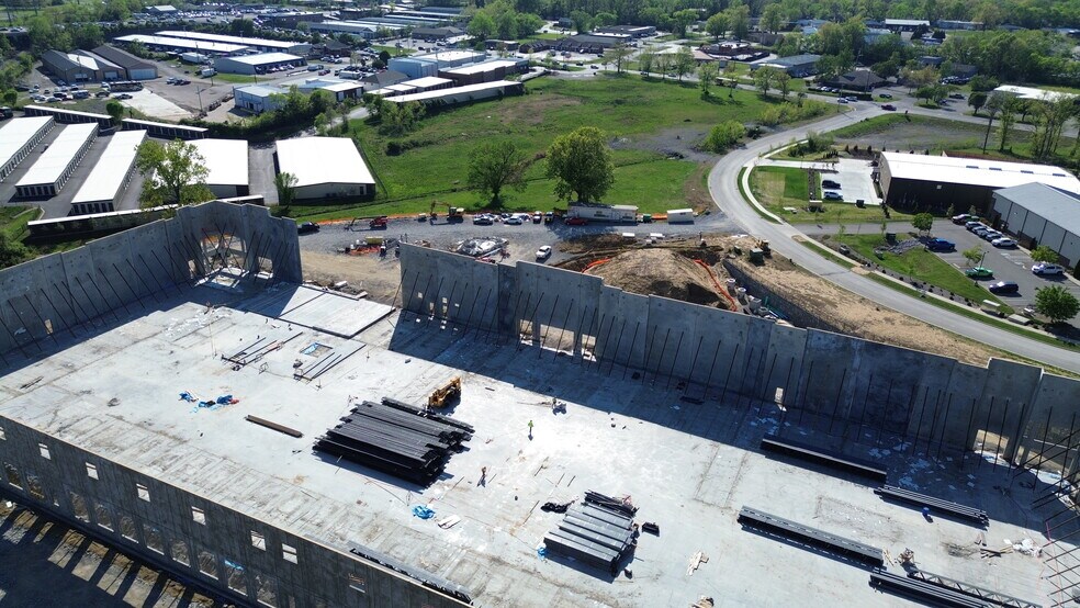 More Photos Of 230 Innovation Way, Hendersonville Warehouse For Sale