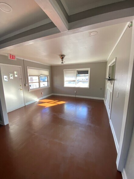 More Photos Of 1617 Ashley River Rd, Charleston Freestanding For Lease