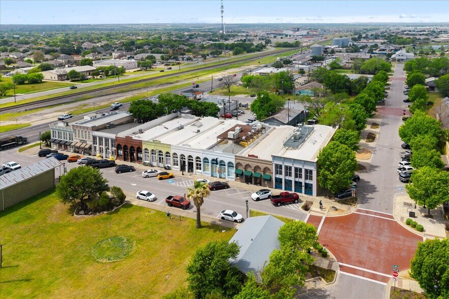 More Photos Of 117 East St, Hutto Loft Creative Space For Sale