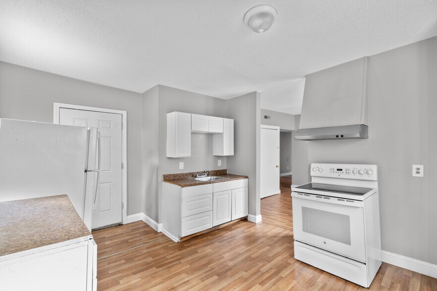 More Photos Of 5 Hill St, Waterbury Apartments For Sale
