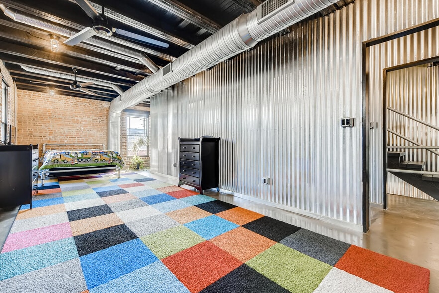 More Photos Of 289 E Main St, Westminster Office Residential For Lease