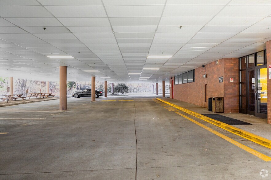 More Photos Of 100 Dutch Hill Rd, Orangeburg Medical For Lease
