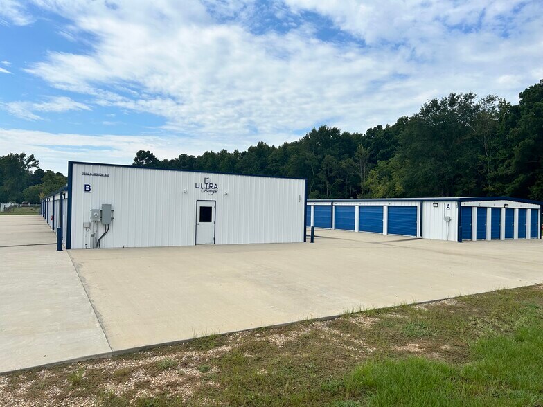 More Photos Of 3202 S Bishop Rd, Texarkana Specialty For Sale