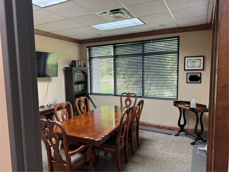 More Photos Of 1512 Alex Dr, Irondale Office For Lease