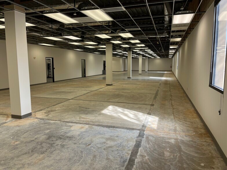 More Photos Of 2703 N Central Expy, Richardson Unknown For Lease