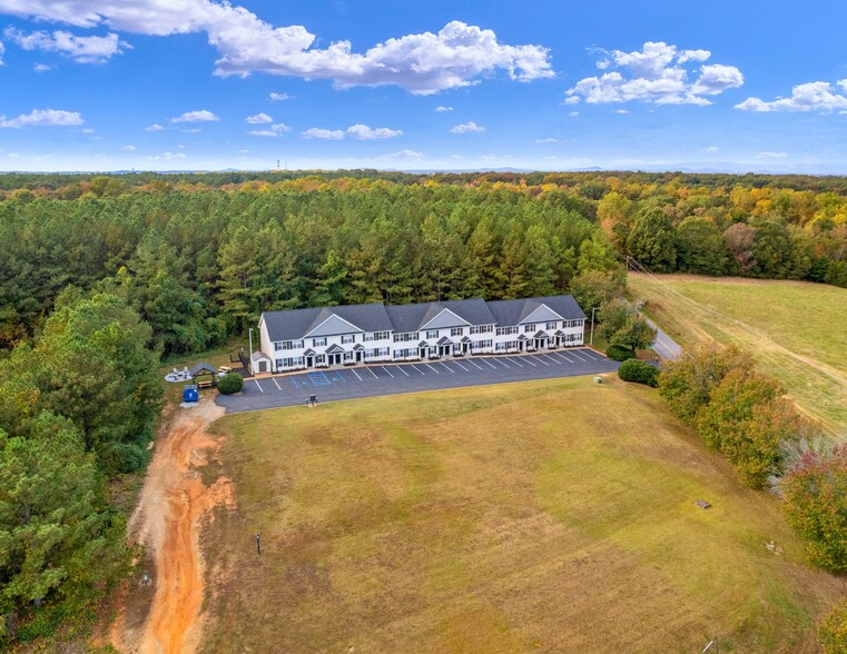 More Photos Of 122 Wendy Hill Way, Piedmont Apartments For Sale