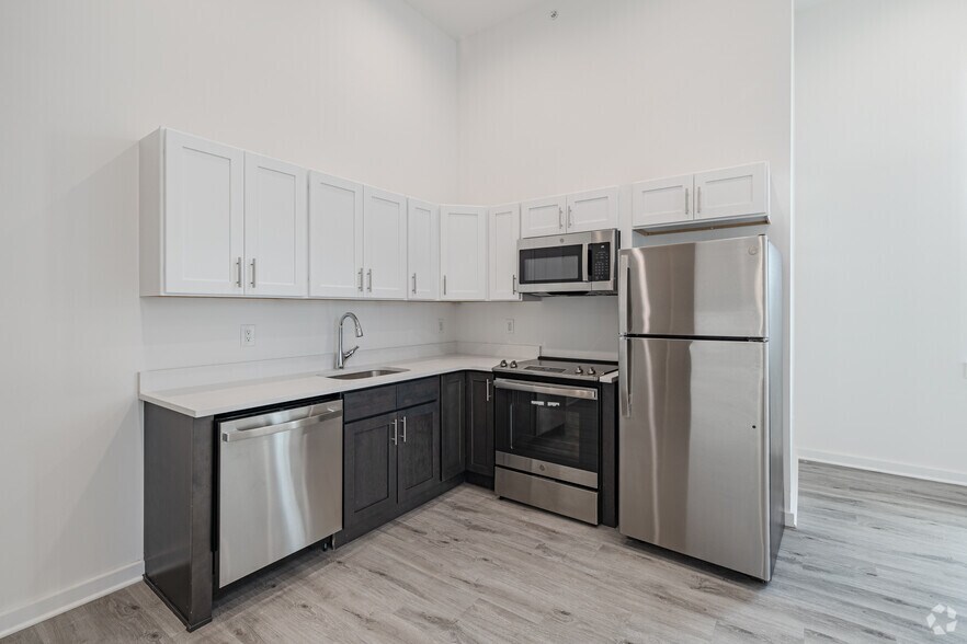 More Photos Of 70 Roseville Ave, Newark Apartments For Sale