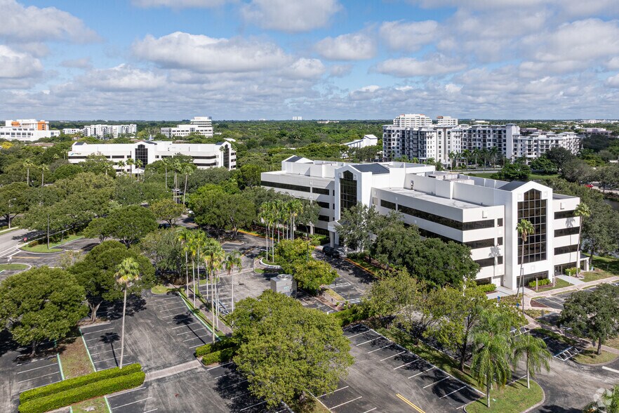 More Photos Of 1600 SW 80th Ter, Plantation Unknown For Lease