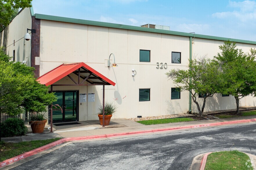 More Photos Of 7050 Burleson Rd, Austin Light Distribution For Sale