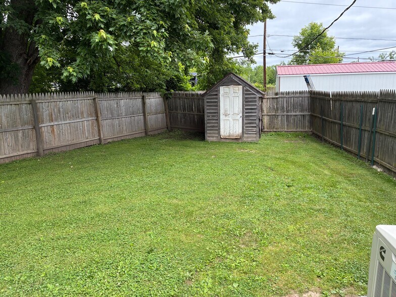 More Photos Of 88 Southern Dr, Rochester Industrial For Sale