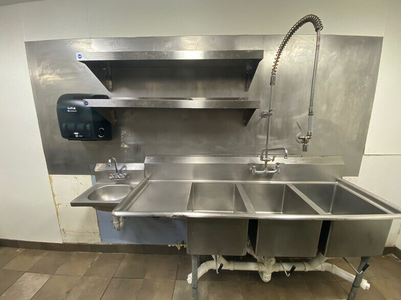 More Photos Of 2401 Port Neches Ave, Port Neches Restaurant For Sale