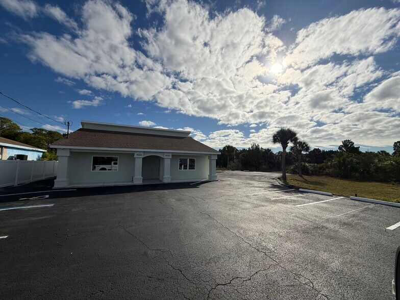 Primary Photo Of 4000-4006 Shoal Line Blvd, Hernando Beach Office For Sale