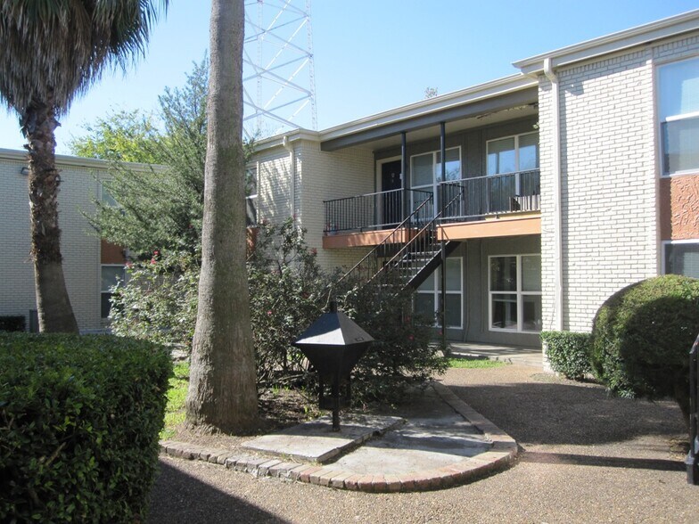 More Photos Of 1325 Cedar Post Ln, Houston Apartments For Sale