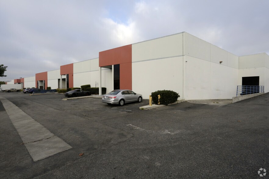 More Photos Of 14900-14918 S Figueroa St, Gardena Warehouse For Lease