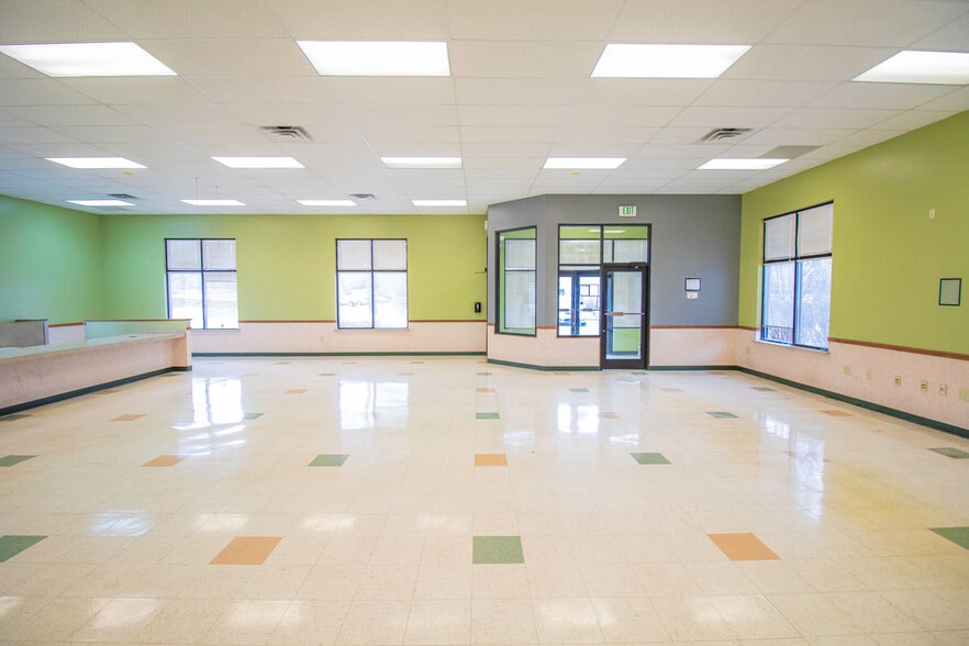 More Photos Of 720 W Navajo St, West Lafayette Office For Lease