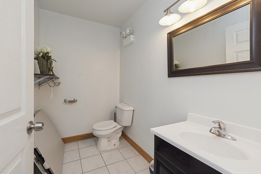 More Photos Of 6401 W 107th St, Worth Freestanding For Sale