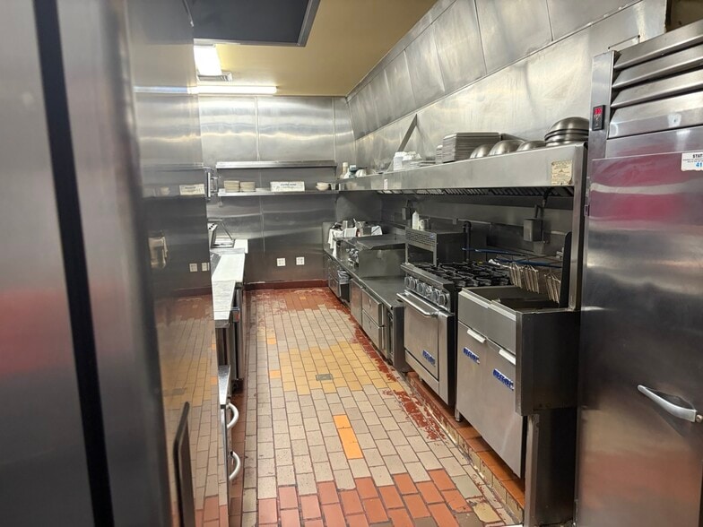 More Photos Of 1525 W Avenue K, Lancaster Restaurant For Lease