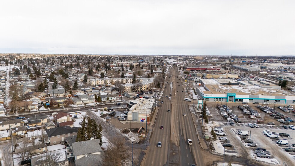 More Photos Of 5811 132, Edmonton Storefront For Sale