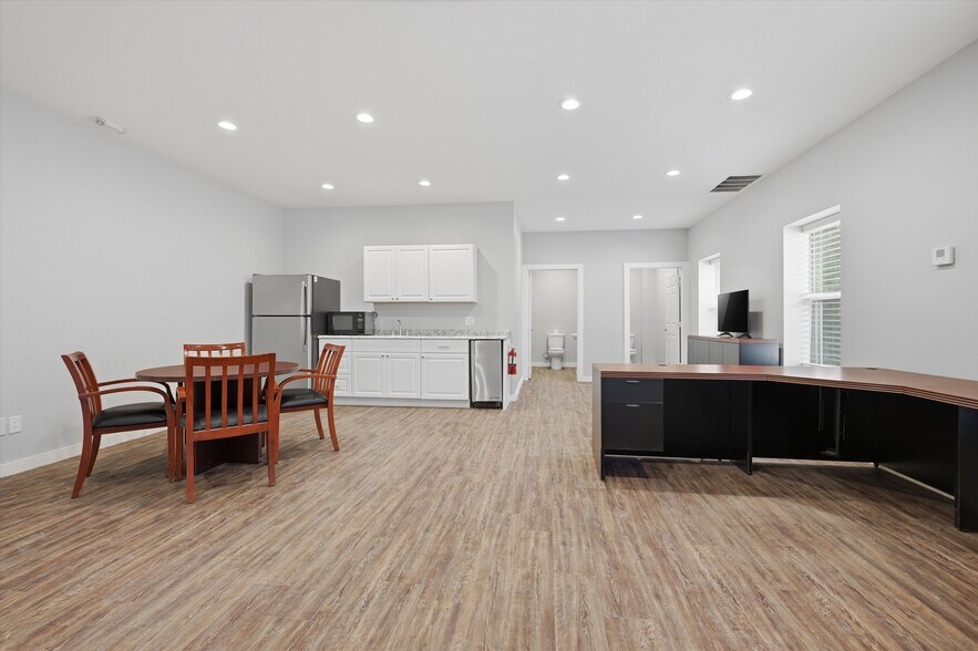 More Photos Of 4747 County Road 211, Gainesville Specialty For Sale