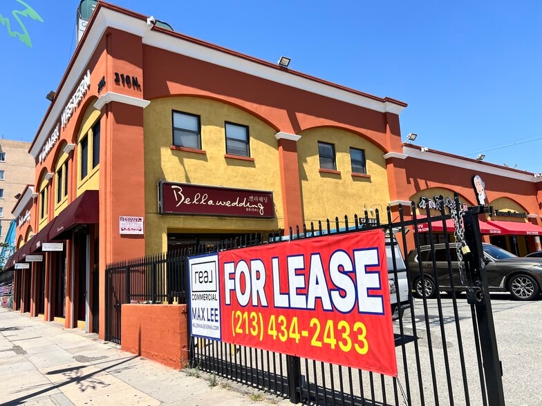 More Photos Of 210 N Western Ave, Los Angeles Storefront For Lease