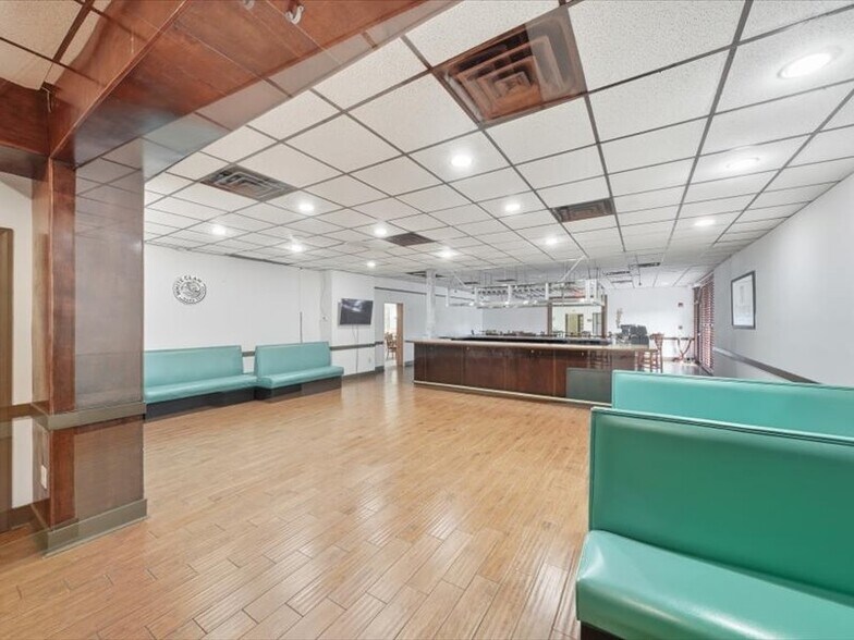 More Photos Of 8797 20th St, Vero Beach Hotel For Sale