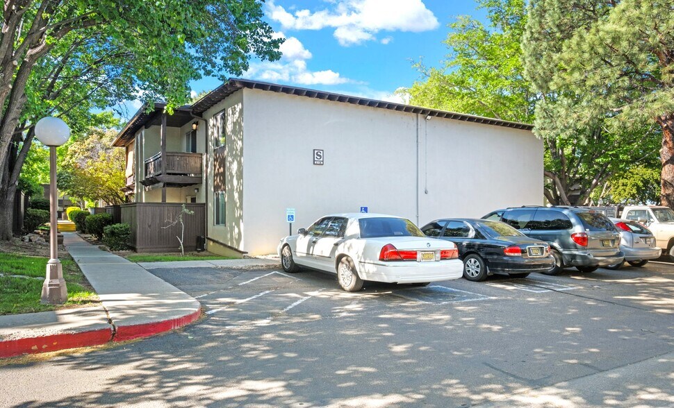 More Photos Of 1601 Pennsylvania St NE, Albuquerque Apartments For Sale