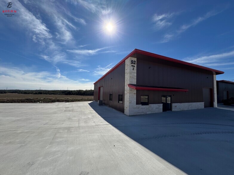 More Photos Of 52 Worth Dr, Boerne Warehouse For Lease