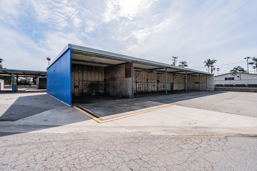 More Photos Of 3440 E Main St, Ventura Auto Dealership For Sale