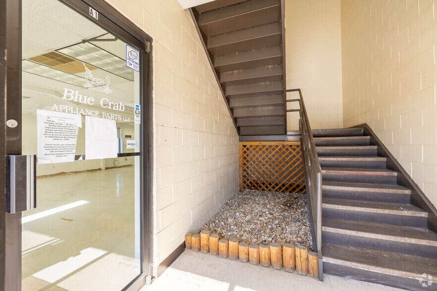 More Photos Of 745 Bluecrab Rd, Newport News Research And Development For Lease