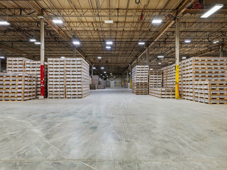 More Photos Of 90 Christ School Rd, Arden Distribution For Lease