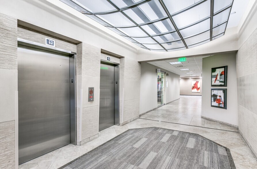 More Photos Of 12606 Greenville Ave, Dallas Medical For Lease