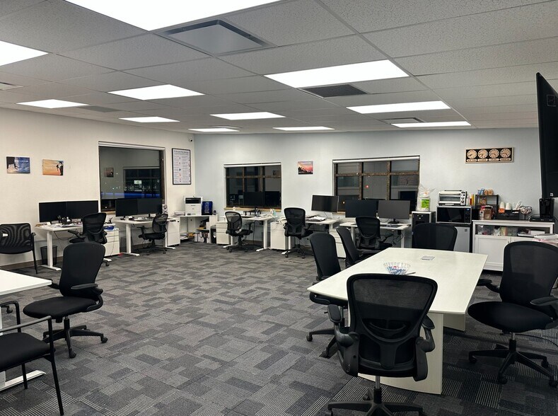 More Photos Of 8785 139th St, Jamaica Manufacturing For Lease