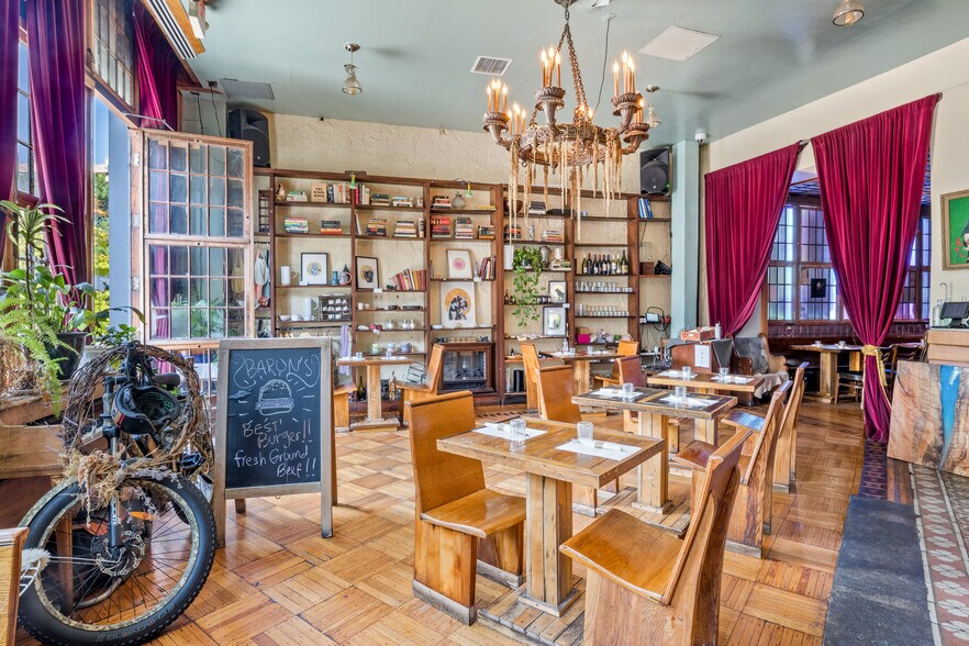 More Photos Of 564 DeKalb Ave, Brooklyn Warehouse For Lease