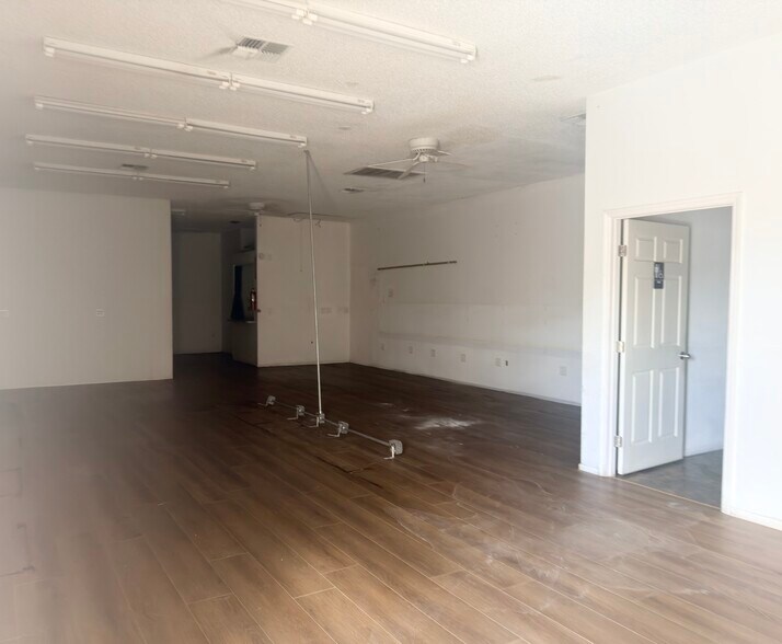 More Photos Of 6398 Ridge Rd, Port Richey General Retail For Lease