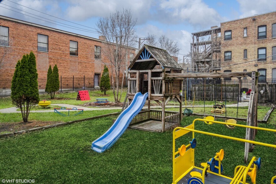 More Photos Of 222 E 61st St, Chicago Daycare Center For Sale