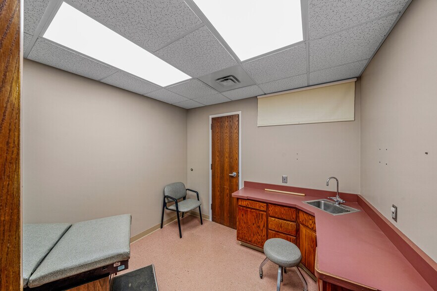 More Photos Of 15239 AL Highway 68, Crossville Medical For Sale