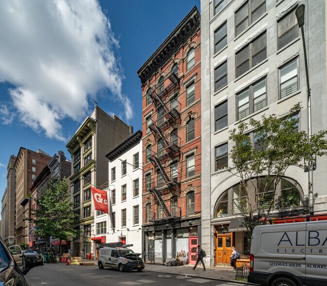More Photos Of 135 W 24th St, New York Apartments For Lease