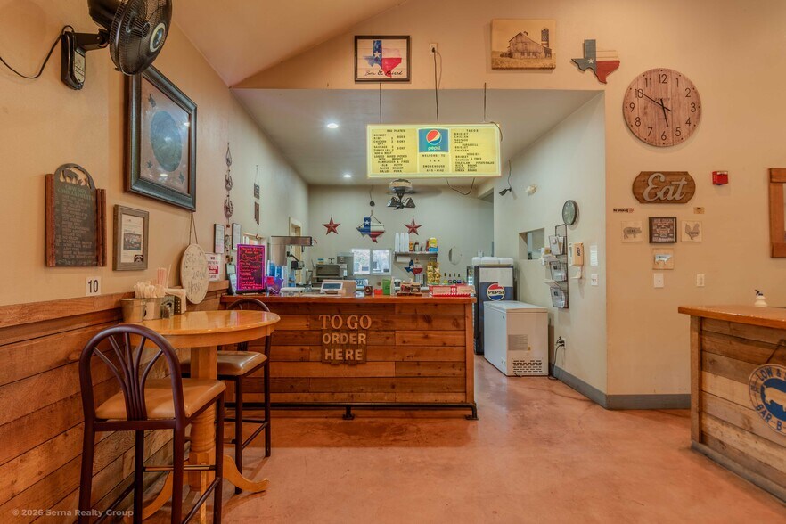 More Photos Of 3710 Waterwood Pass, Elmendorf Restaurant For Sale