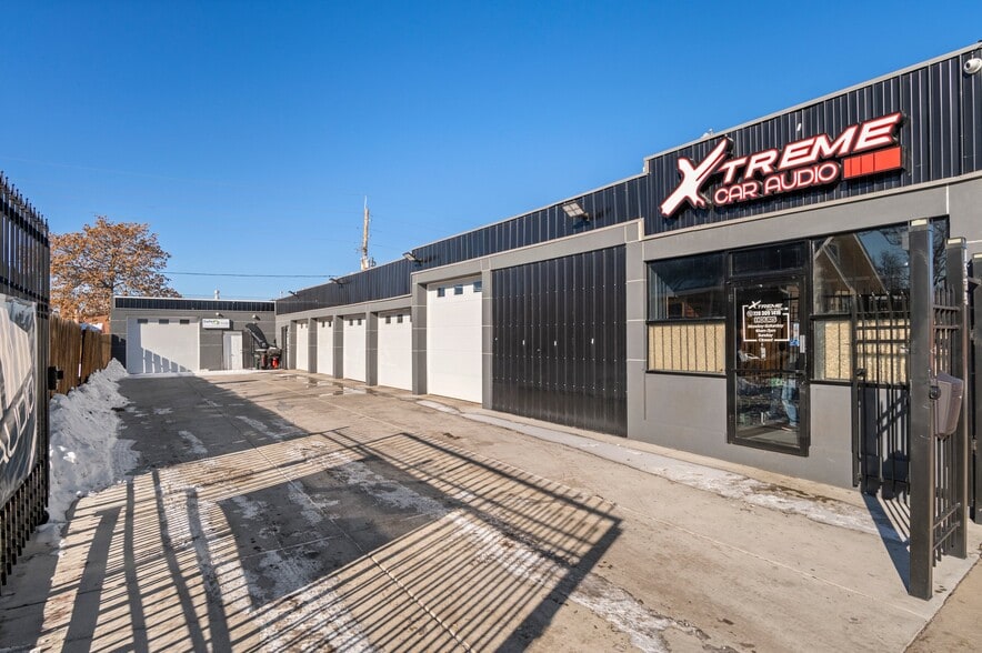 Primary Photo Of 1535 Chester St, Aurora Auto Repair For Sale
