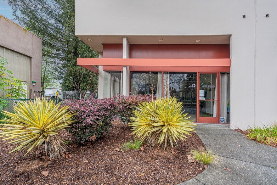 More Photos Of 1800 Empire Industrial Ct, Santa Rosa Flex For Sale