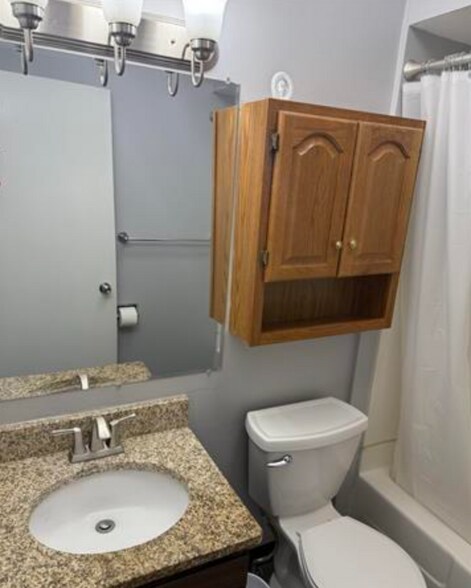 More Photos Of 2843 High Point Dr, Davenport Apartments For Lease