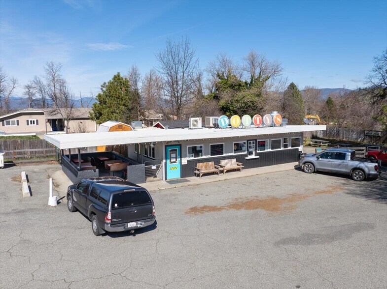More Photos Of 404 CA-3 Hwy, Etna Restaurant For Sale