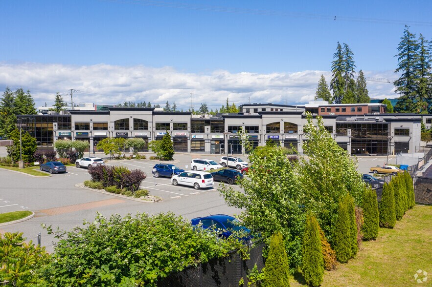 More Photos Of 15272 Croydon Dr, Surrey Flex For Lease