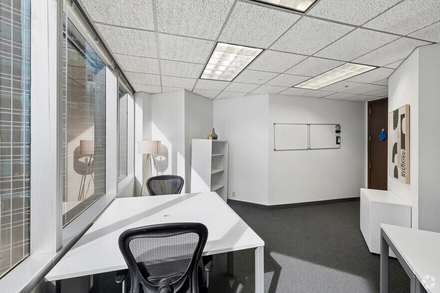 More Photos Of 1221 Brickell Ave, Miami Coworking Space