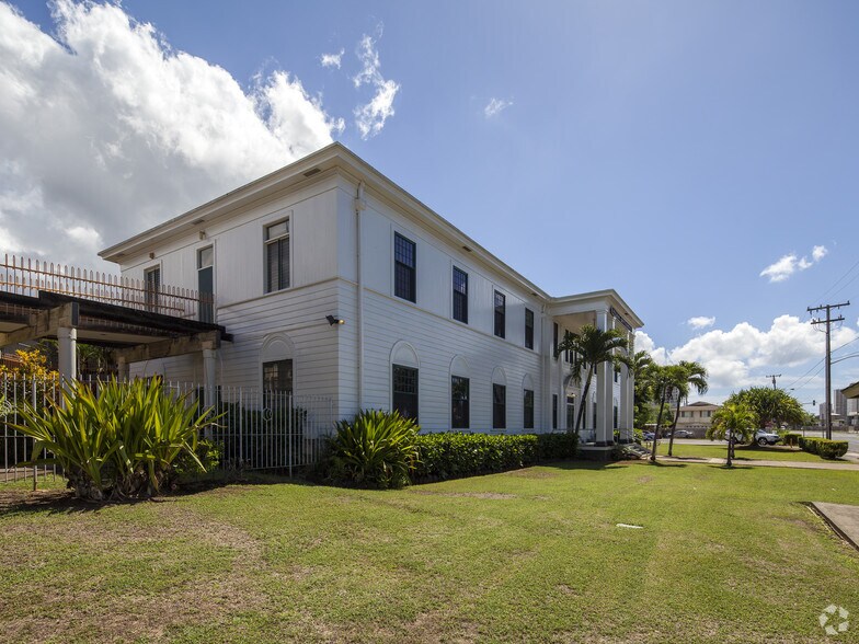 More Photos Of 810 N Vineyard Blvd, Honolulu Storefront Retail Office For Lease