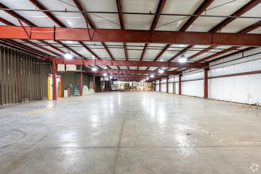 More Photos Of 901 E Maryland St, Indianapolis Manufacturing For Lease