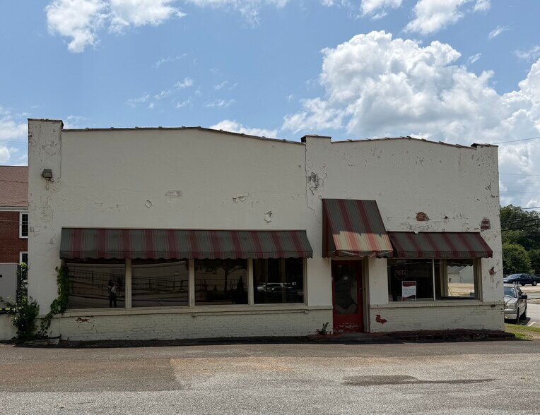 Primary Photo Of 137 W Main St, Manchester Office For Sale
